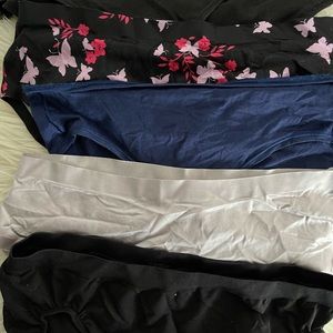 Victoria’s Secret Lot of 5 Panties size Medium